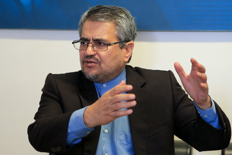 خوشرو:حمله تروریستی تهران در دیرالزور طراحی شد/شرایط آمریکا برای اجرای برجام با توافق تضاد دارد